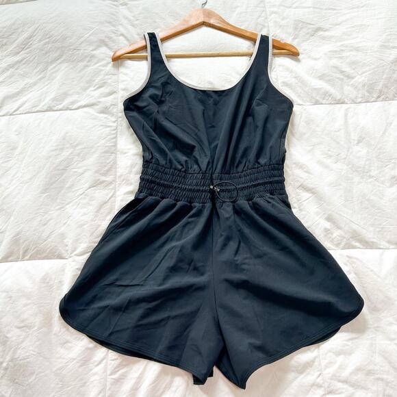 NWOT Abercrombie & Fitch Traveler Romper Black White Women’s Size Small - Picture 6 of 9